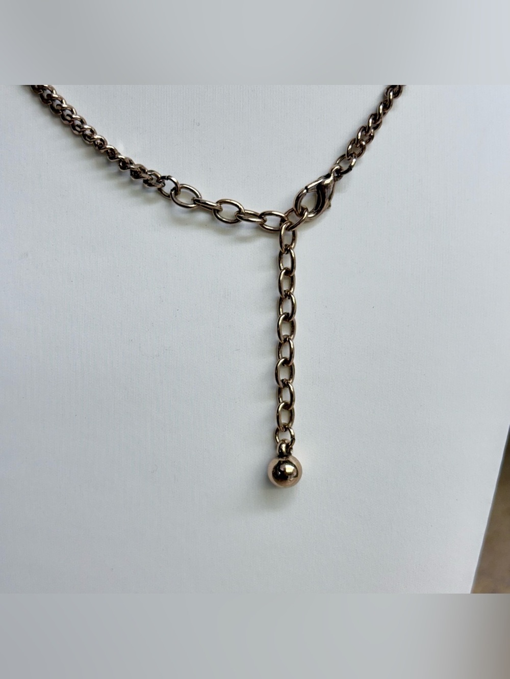 Lovely, vintage-inspired bib necklace - Picture 5 of 5
